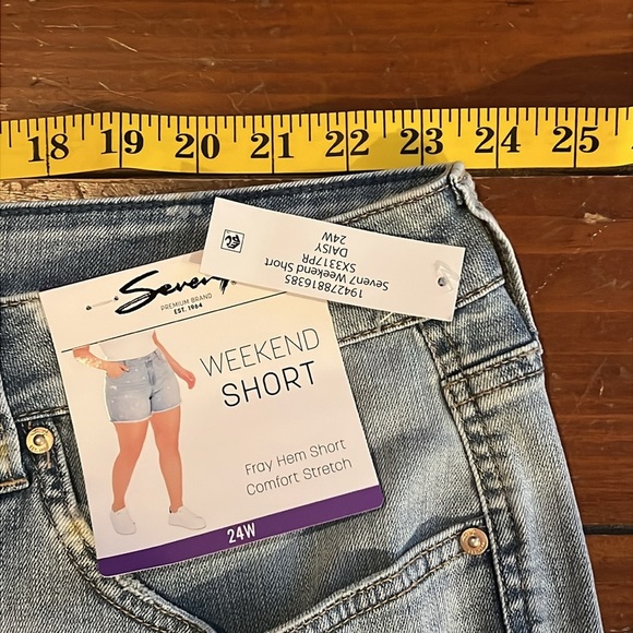 Seven 7 weekend shorts Jeans Daisy fray hem comfort stretch size 24 NWT - Picture 6 of 7
